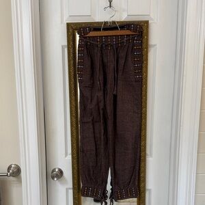 Women’s XS Brown Patterned Pants
